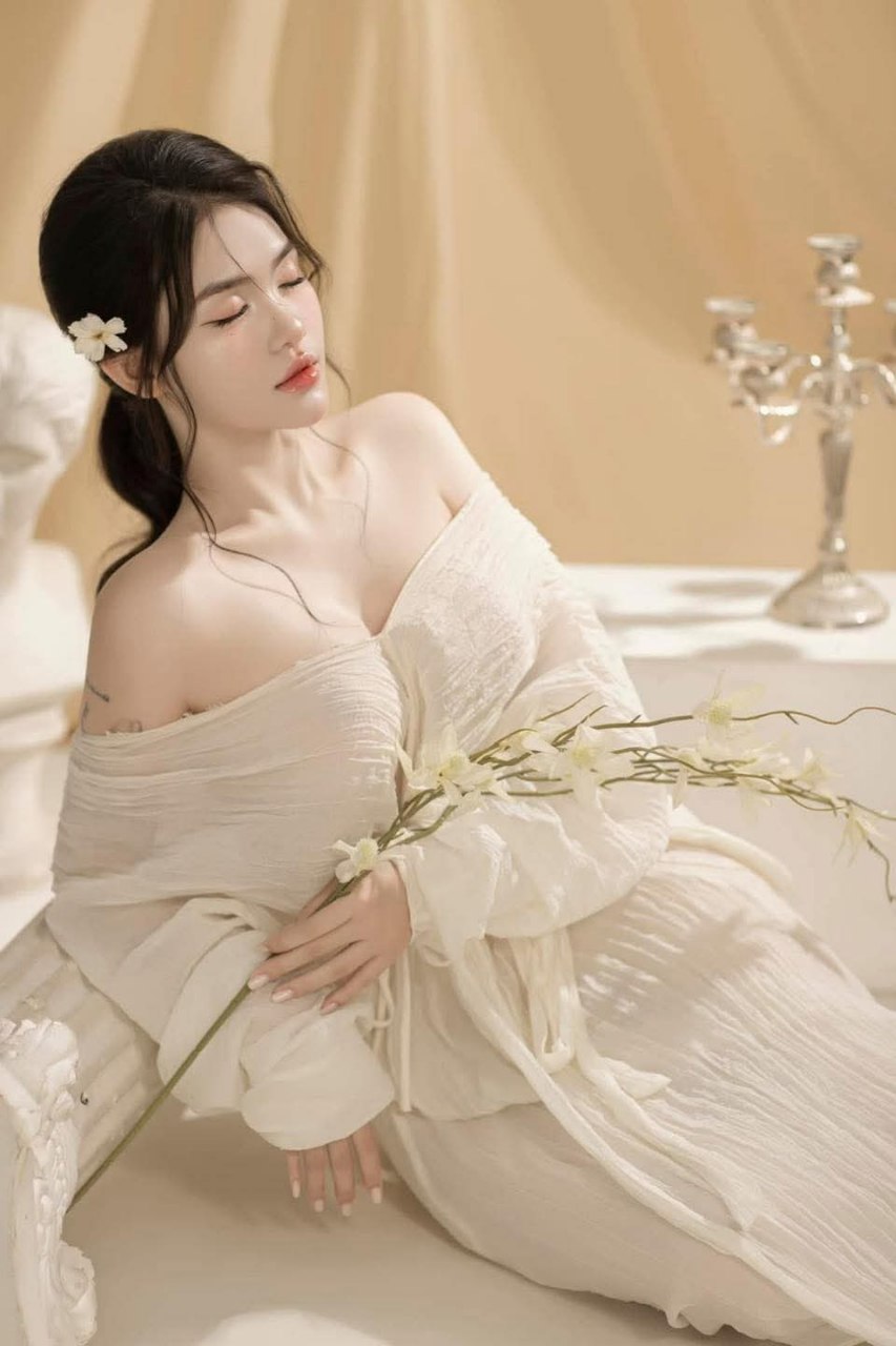 Cuộc tình sai trái cùng chị dâu mông cong lồn múp